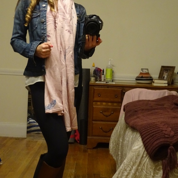Pink scarf - Picture 2 of 3